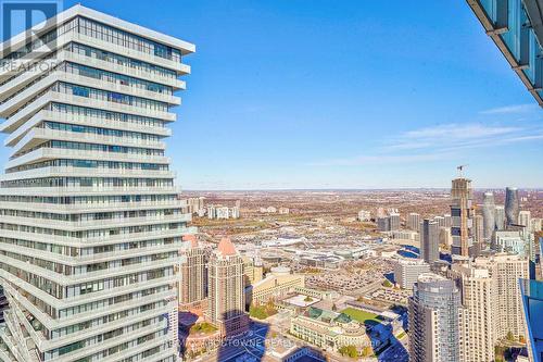 5411 - 3883 Quartz Road, Mississauga, ON - Outdoor With Balcony