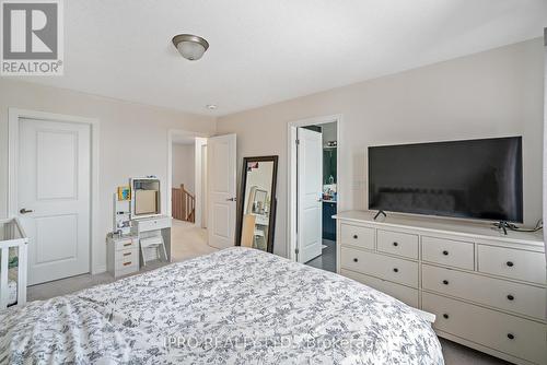 5 Sapphire Way, Thorold, ON - Indoor Photo Showing Bedroom