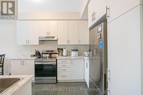 5 Sapphire Way, Thorold, ON - Indoor Photo Showing Kitchen