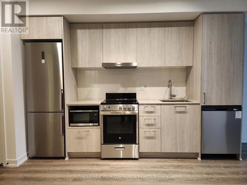 512 - 195 Commerce Street, Vaughan, ON - Indoor Photo Showing Kitchen With Stainless Steel Kitchen