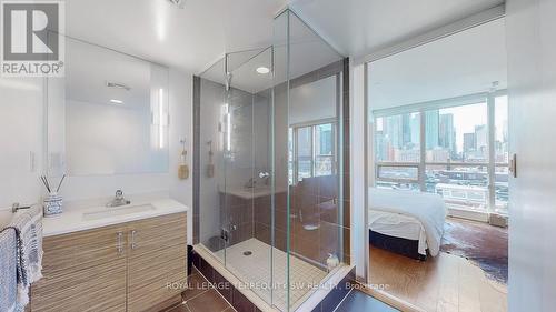 810 - 320 Richmond Street E, Toronto, ON - Indoor Photo Showing Bathroom