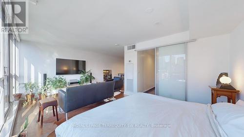 810 - 320 Richmond Street E, Toronto, ON - Indoor Photo Showing Bedroom