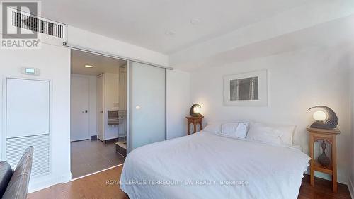 810 - 320 Richmond Street E, Toronto, ON - Indoor Photo Showing Bedroom