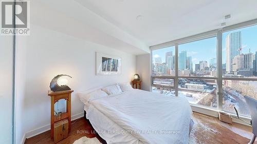 810 - 320 Richmond Street E, Toronto, ON - Indoor Photo Showing Bedroom