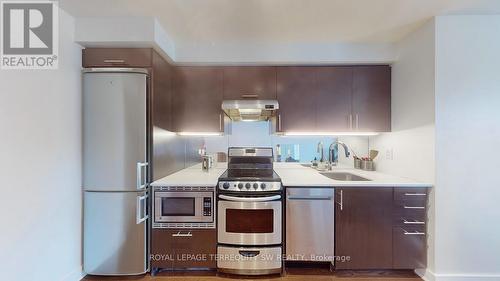 810 - 320 Richmond Street E, Toronto, ON - Indoor Photo Showing Kitchen