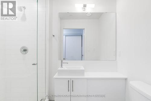 1516 - 27 Bathurst Street W, Toronto, ON - Indoor Photo Showing Bathroom