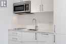 1516 - 27 Bathurst Street W, Toronto, ON  - Indoor Photo Showing Kitchen 