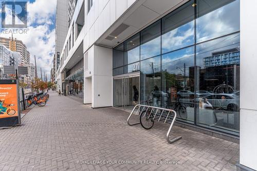 1516 - 27 Bathurst Street W, Toronto, ON - 