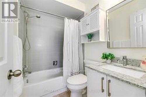 2564 Addingham Crescent, Oakville, ON - Indoor Photo Showing Bathroom