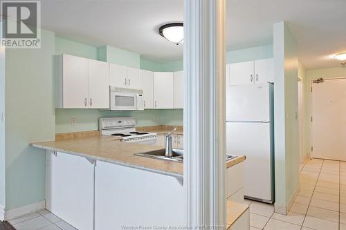 540 Ouellette Avenue Unit# 3E, Windsor, ON - Indoor Photo Showing Kitchen