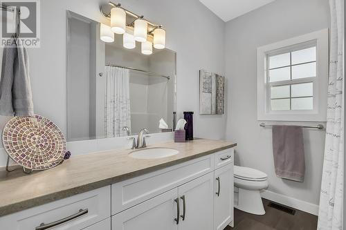 2nd Full 4pce Bathroom - 3400 Kingfisher Road, West Kelowna, BC - Indoor Photo Showing Bathroom