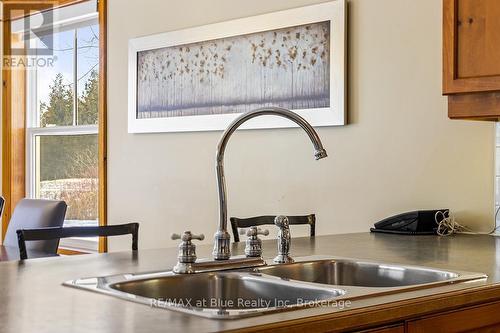 109 - 184 Snowbridge Way, Blue Mountains (Blue Mountain Resort Area), ON - Indoor Photo Showing Kitchen With Double Sink