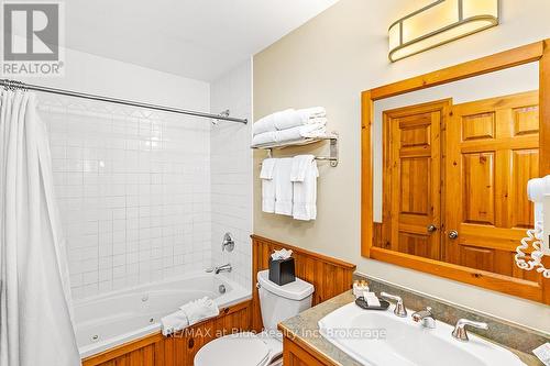 109 - 184 Snowbridge Way, Blue Mountains (Blue Mountain Resort Area), ON - Indoor Photo Showing Bathroom