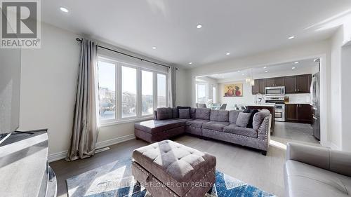 187 Valleyway Drive, Brampton, ON - Indoor Photo Showing Living Room