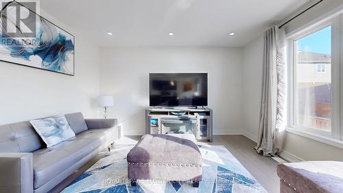 187 Valleyway Drive, Brampton, ON - Indoor Photo Showing Living Room