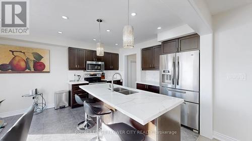 187 Valleyway Drive, Brampton, ON - Indoor Photo Showing Kitchen With Stainless Steel Kitchen With Double Sink With Upgraded Kitchen