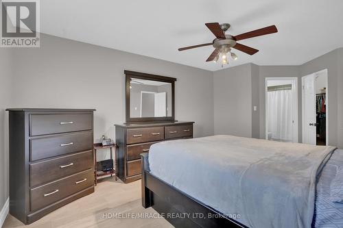 8 Meadow Wood Crescent, Hamilton, ON - Indoor Photo Showing Bedroom