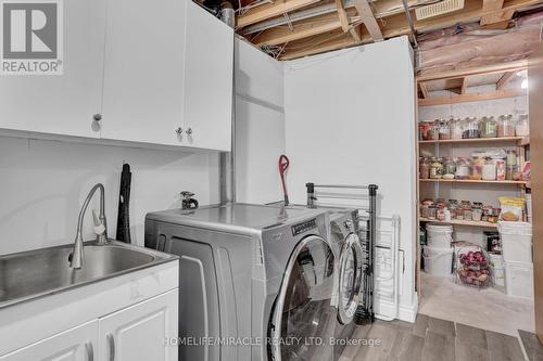 8 Meadow Wood Crescent, Hamilton, ON - Indoor Photo Showing Laundry Room