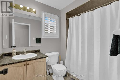 8 Meadow Wood Crescent, Hamilton, ON - Indoor Photo Showing Bathroom