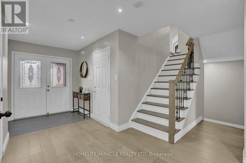 8 Meadow Wood Crescent, Hamilton, ON - Indoor Photo Showing Other Room