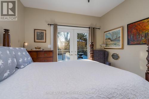 38 Rodney Street, Collingwood, ON - Indoor Photo Showing Bedroom