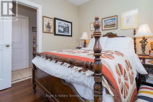 38 Rodney Street, Collingwood, ON - Indoor Photo Showing Bedroom