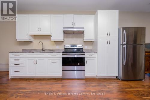 38 Rodney Street, Collingwood, ON - Indoor Photo Showing Kitchen