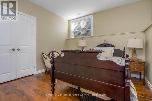 38 Rodney Street, Collingwood, ON - Indoor Photo Showing Bedroom