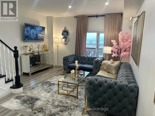 43 Edenrock Drive, Hamilton, ON - Indoor Photo Showing Living Room