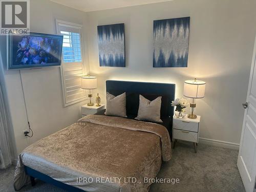 43 Edenrock Drive, Hamilton, ON - Indoor Photo Showing Bedroom