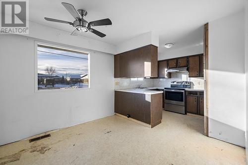 1816 Ash Street, Creston, BC - Indoor Photo Showing Kitchen