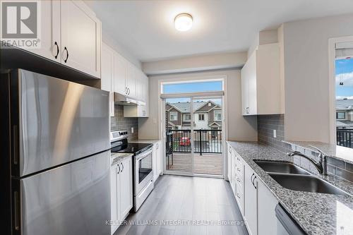 580 Catleaf Row, Ottawa, ON - Indoor Photo Showing Kitchen With Double Sink With Upgraded Kitchen