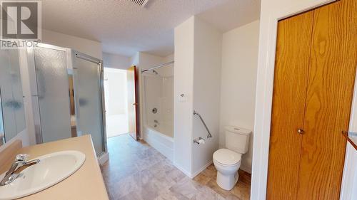 10108 108 Avenue, Fort St. John, BC - Indoor Photo Showing Bathroom