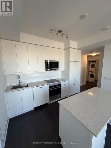 2404 - 30 Elm Drive, Mississauga, ON - Indoor Photo Showing Kitchen