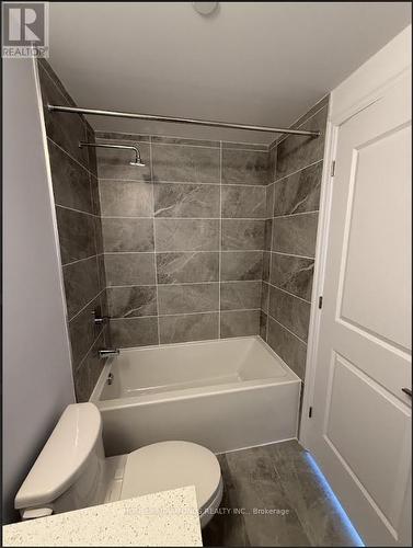 2404 - 30 Elm Drive, Mississauga, ON - Indoor Photo Showing Bathroom