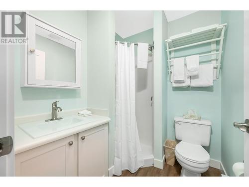 9885 Pinnacles Road Unit# 21, Vernon, BC - Indoor Photo Showing Bathroom