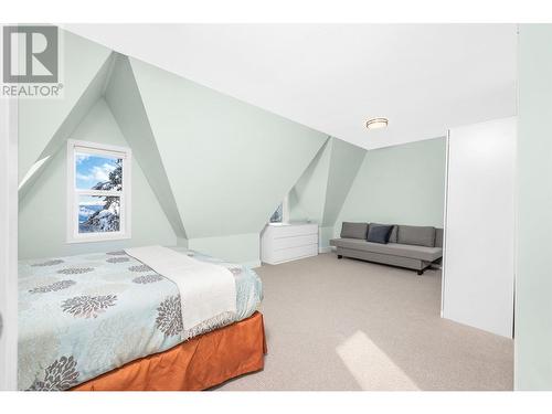 A second Primary on the Fourth floor - 9885 Pinnacles Road Unit# 21, Vernon, BC - Indoor Photo Showing Bedroom