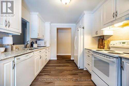 4 - 605 Whitaker Street, Peterborough, ON - Indoor Photo Showing Kitchen