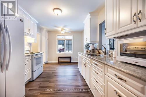 4 - 605 Whitaker Street, Peterborough, ON - Indoor Photo Showing Kitchen