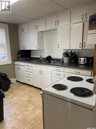 601 3Rd Street, Estevan, SK - Indoor Photo Showing Kitchen With Double Sink