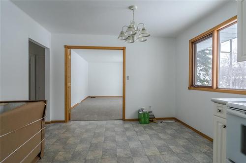 121 Maple Avenue, Mitchell, MB - Indoor Photo Showing Other Room