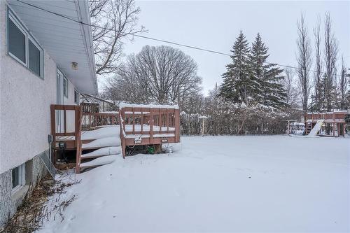 121 Maple Avenue, Mitchell, MB - Outdoor