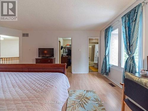 423 Brownridge Drive, Vaughan, ON - Indoor Photo Showing Bedroom