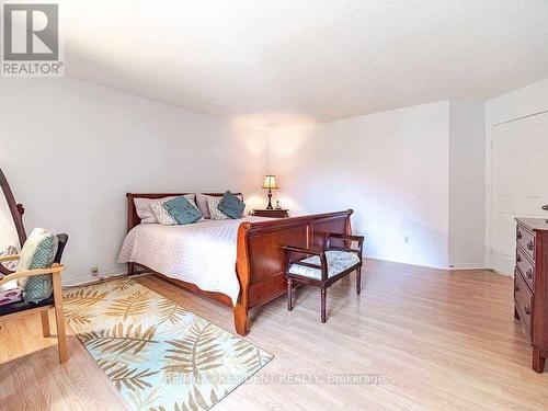 423 Brownridge Drive, Vaughan, ON - Indoor Photo Showing Bedroom