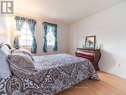 423 Brownridge Drive, Vaughan, ON - Indoor Photo Showing Bedroom