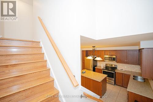 15 Eliza Avenue N, Kitchener, ON - Indoor Photo Showing Kitchen