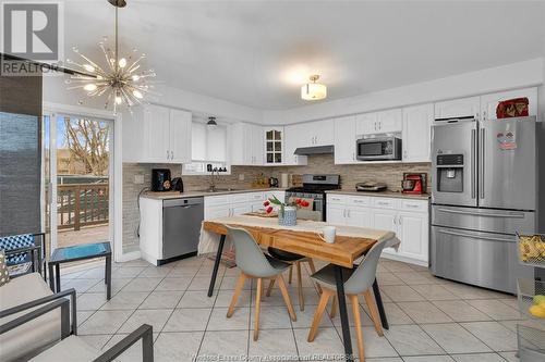 569 Cabana Road, Windsor, ON - Indoor Photo Showing Kitchen