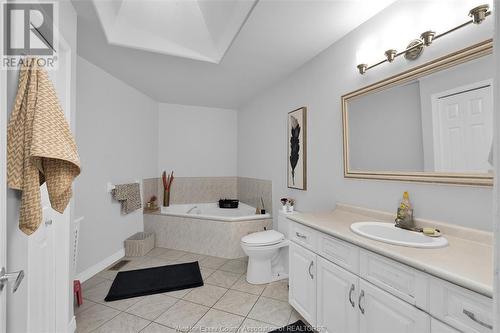 569 Cabana Road, Windsor, ON - Indoor Photo Showing Bathroom