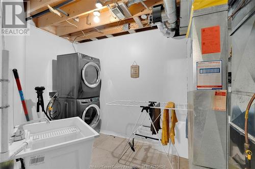 569 Cabana Road, Windsor, ON - Indoor Photo Showing Laundry Room