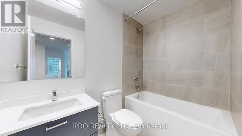 3007 - 30 Upper Mall Way, Vaughan, ON - Indoor Photo Showing Bathroom